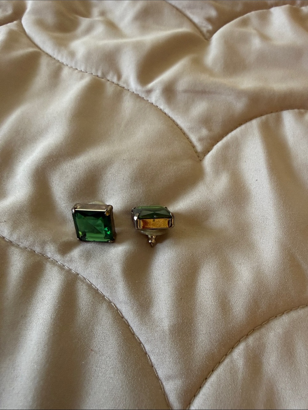 Emerald Green Statement Necklace, Stud Earrings and Ring Set - Picture 2 of 3